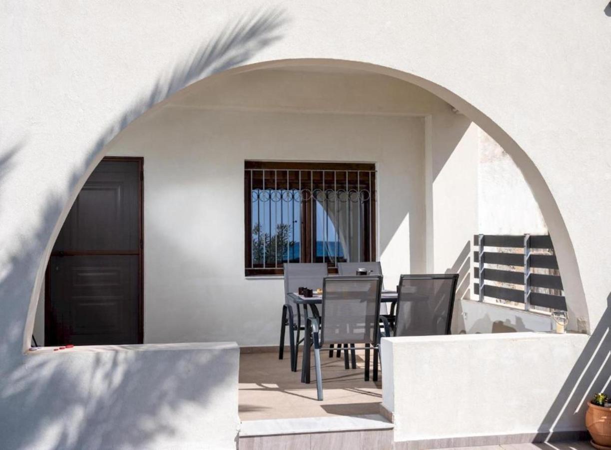 Atalanti Seaside Junior Suites Keratókambos Exterior foto